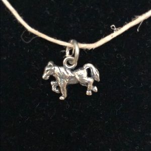 🔴 Silver Horse Charm